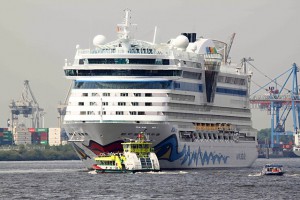 Schiffsinnenausbau: Ein AIDA-Kreuzfahrtschiff in Hamburg.